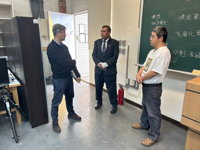 參觀商設系圖片