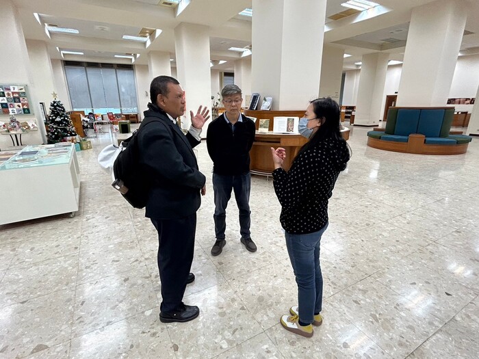 參觀圖書館圖片