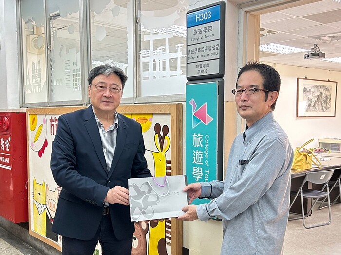 日本「沖繩基督大學」上地惠龍副校長參訪圖片